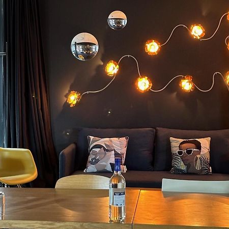 L'Echappee Belle Hotel LʼIsle-Jourdain Екстериор снимка