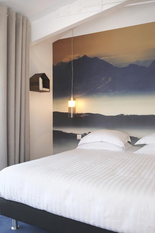 L'Echappee Belle Hotel LʼIsle-Jourdain Екстериор снимка